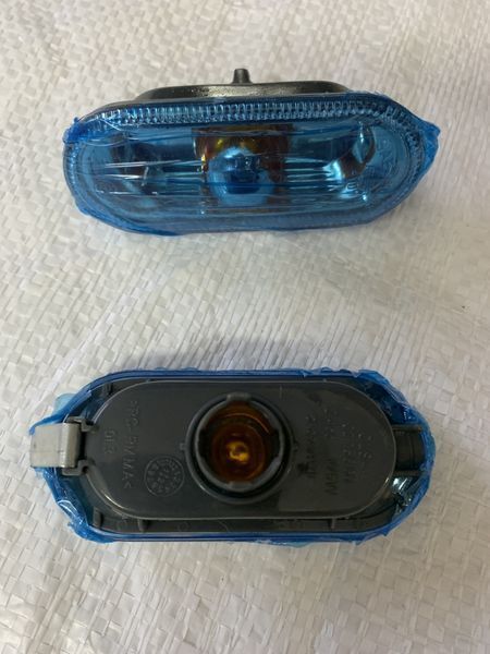 Повторювач поворотів у крилі VW Caddy 3 VW Transpoerter T5 VW Golf Seat 2K0949118B 7H0949117A 2K0949118B фото
