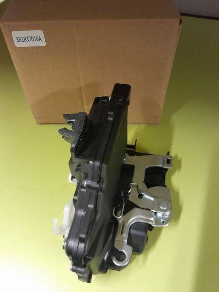 Замок дверей правий передній Пассат Б5 Шкода Октавія Тур Гольф 4 3B1837016A 3B1837016A фото