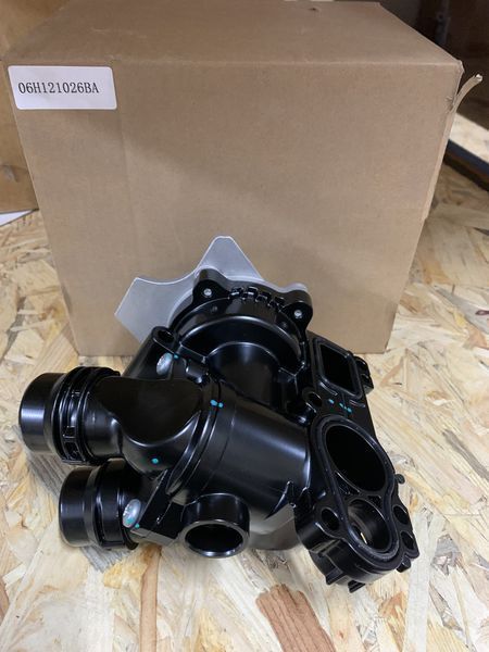 Помпа з термостатом Audi 1.8 TSI-2.0TFSi (09>) VW B-7/Golf 6/Tiguan SK Octavia A5/SuperB в корпусе 06H121026BA 06H121026BA фото