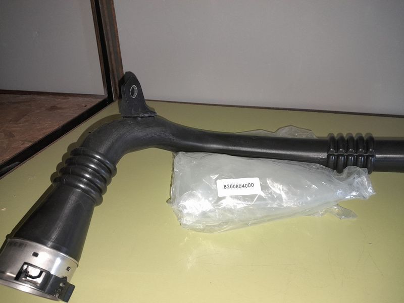 Патрубок інтеркулера RENAULT MEGANE III 8200804000 8200804000 фото